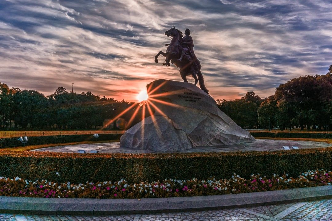 Что посмотреть в Петербурге: Сенатская площадь Что посмотреть в Петербурге: Сенатская площадь