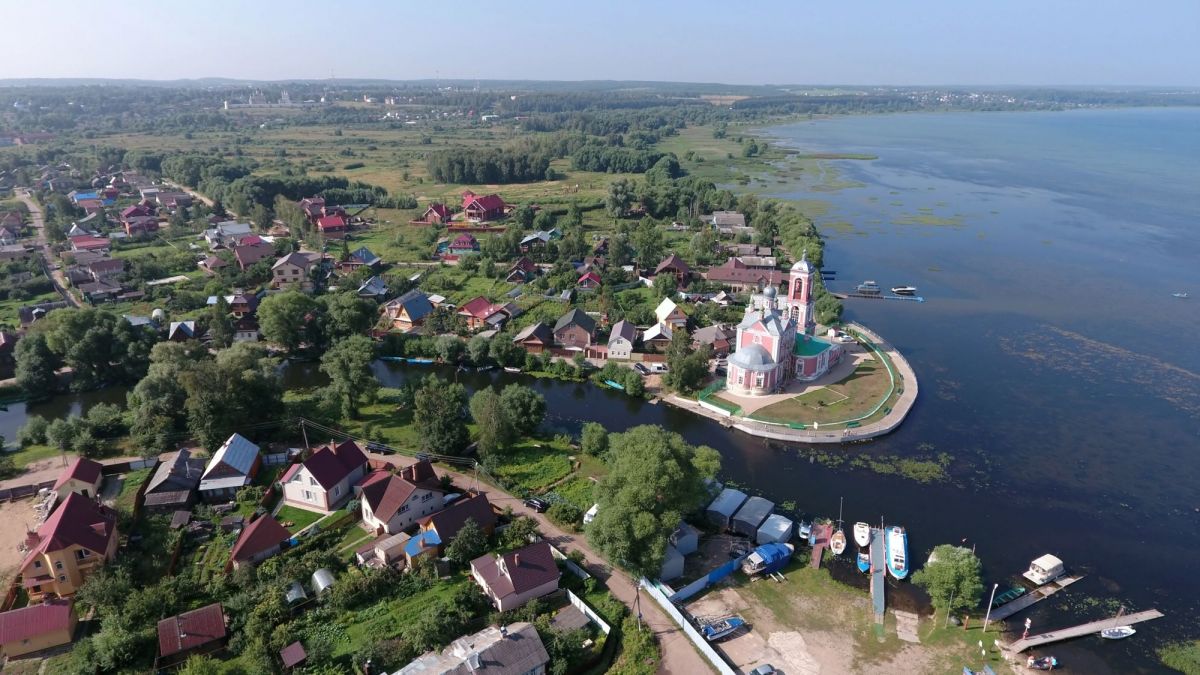 Следующая остановка один из городов популярного туристического маршрута "Золотое кольцо России"-Переяславль-Залесский Следующая остановка один из городов популярного туристического маршрута "Золотое кольцо России"-Переяславль-Залесский