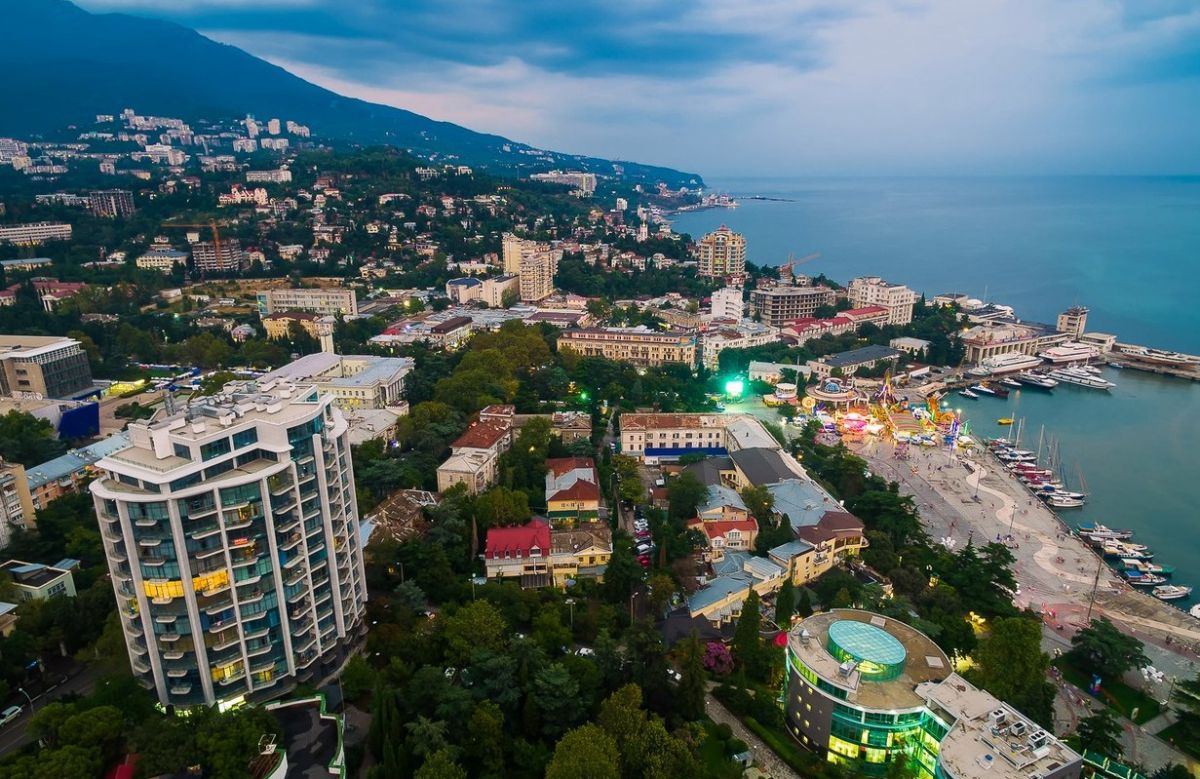 По крымским маршрутам. Ялта. Знакомство По крымским маршрутам. Ялта. Знакомство