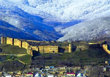 Дербент: персидская крепость Нарын-кала, древнейшая мечеть и море