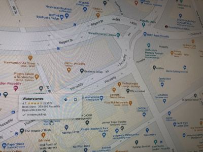 Где купить отличные книги в Лондоне и одновременно попить кофе, а также занять детей  разглядыванием  книжек с картинками!