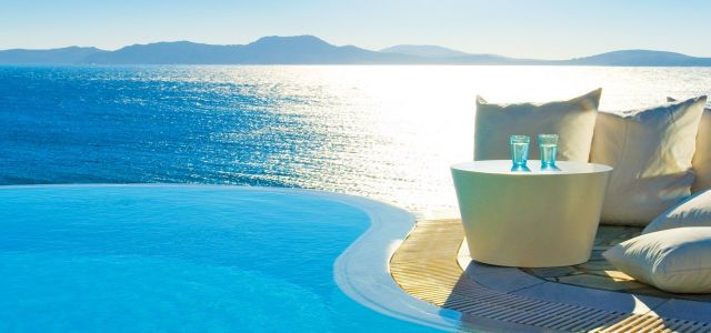 Grand Hotel, но не Будапешт: Какие секреты хранят величественные греческие отели  