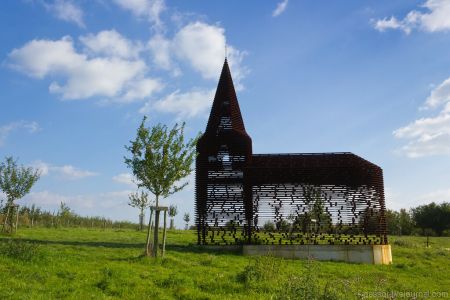 Экскурсия по самым необычным храмам