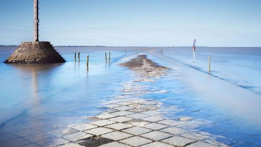 Пассаж дю Гуа: автомобильная дорога, уходящая под воду