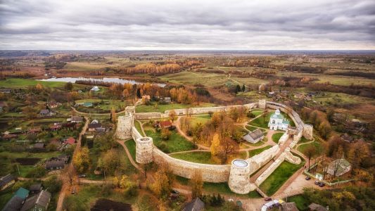 Изборск: древний воин в современной реальности 