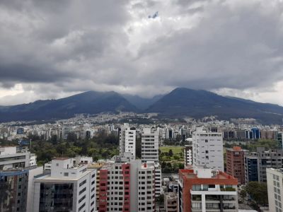 Столица у подножия действующего вулкана? Вулкан Пичинча (Pichincha)