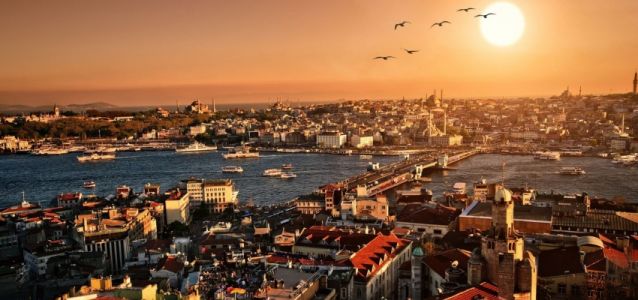 Исторические места и подземные коридоры, простирающиеся от Эдирнекапы до Айвансарая Стамбула
