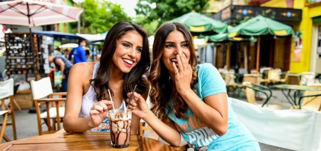 10 нетуристических ресторанов Барселоны, где можно вкусно и недорого поесть и где выпить лучшую сангрию в городе