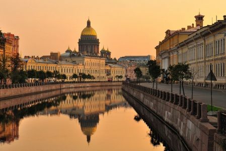 ХАРЕ КРИШНА В СЕВЕРНОЙ СТОЛИЦЕ