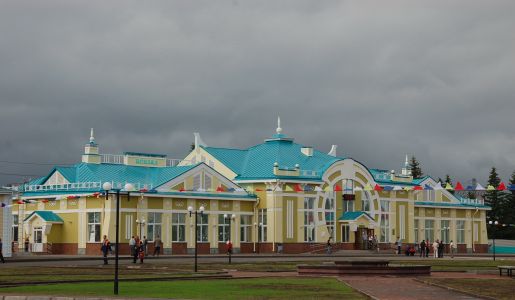 "У каждого из нас на свете есть места, куда приходим мы на миг уединиться..." с.